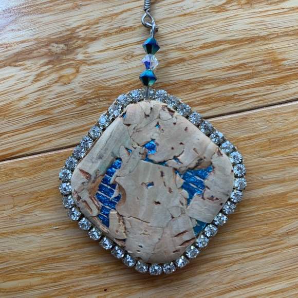 Handmade in Sardinia, Italy cork earrings with sparkles - Picture 4 of 5